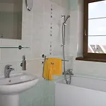 Hotel Ostrov Garni
