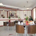 Hotel Ostrov Garni 3*