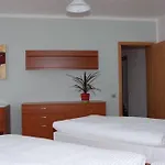 Hotel Ostrov Garni