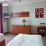Ostrov Garni Hotel Sadská