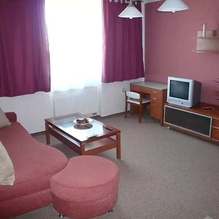 Ostrov Garni 3*