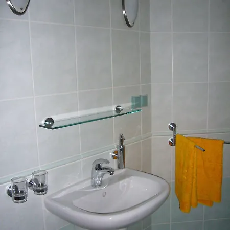 Ostrov Garni Hotel