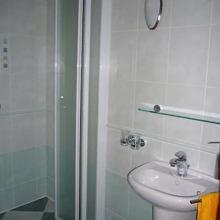Hotel Ostrov Garni