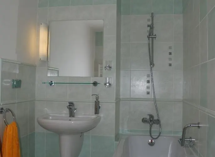 Ostrov Garni Hotel 3*