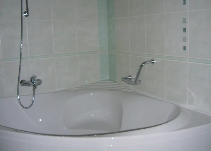 Hotel Ostrov Garni